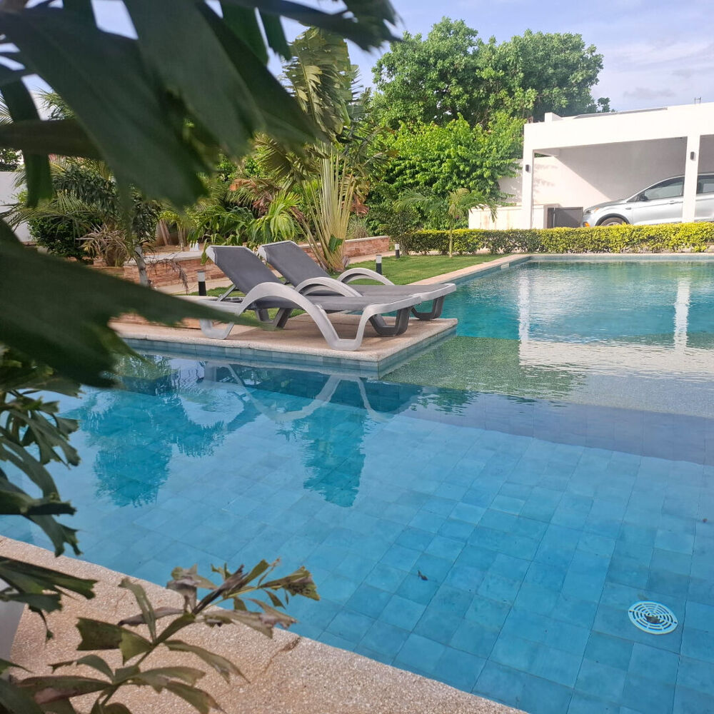 Vente Maison BELLE VILLA  DE 3 CHAMBRES  ETAT NEUF  SUR UN BEAU TERRAIN ARBORE DE 600 M2 Somone (Senegal)