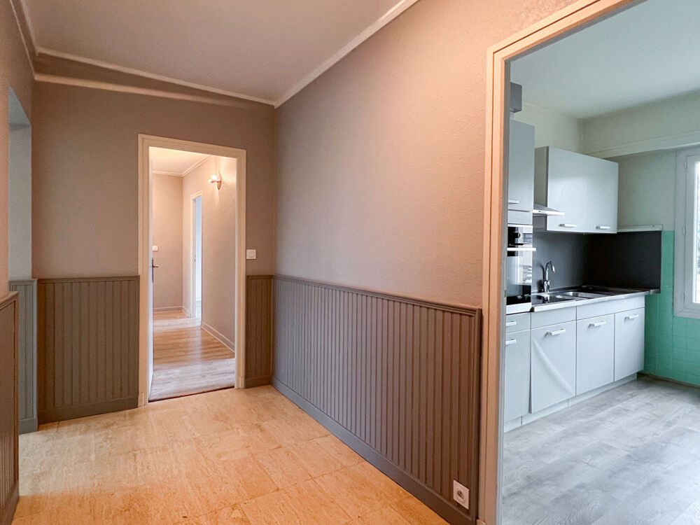 Vente Appartement Appartement 4 pièces avec balcon, garage et caves ? Place Ney, Angers Angers