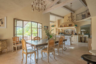  Maison à louer 8 pièces 353 m²