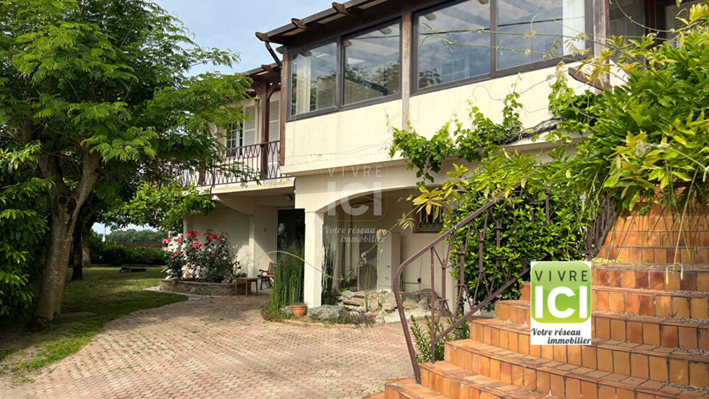 Maison 9 pièces 215 m² · à Saint Julien de Concelles · 215 m² · 299 500 €