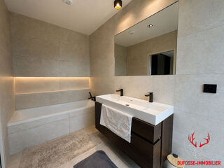  Maison à louer 4 pièces 295 m²