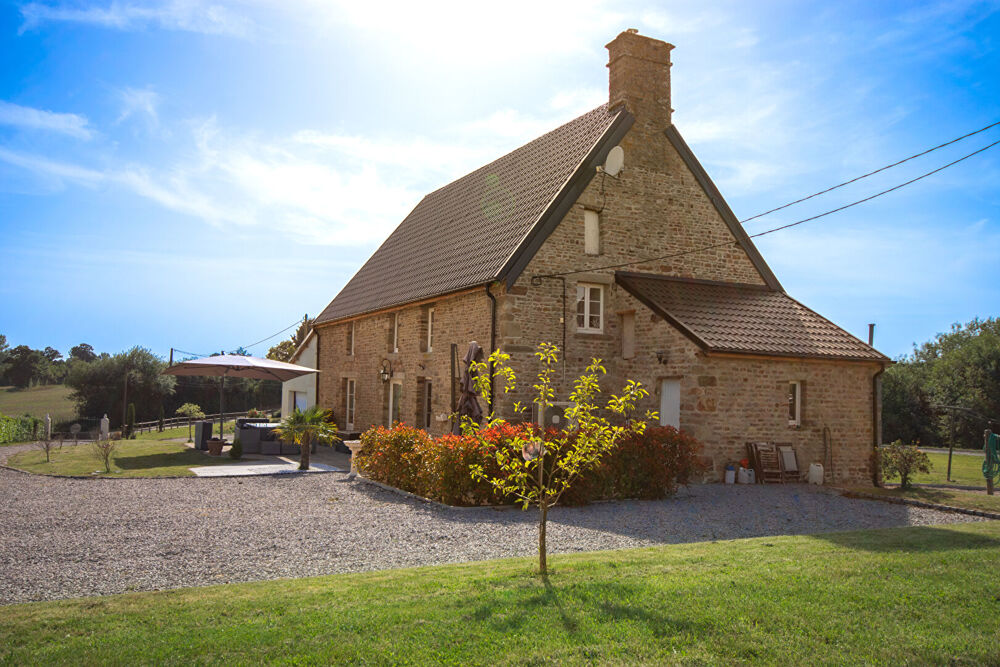 NORMANDIE, Calvados, Montchamp, maison individuelle, sans voisins immédiats, petit lac, jardin, parking, sur un terrain de 4 980