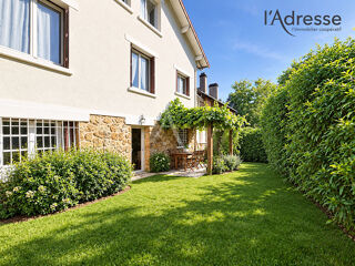 Maison 6 pièces 161 m² · à Suresnes · 161 m² · 1 100 000 €
