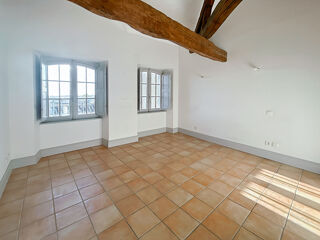  Appartement à louer 4 pièces 107 m²