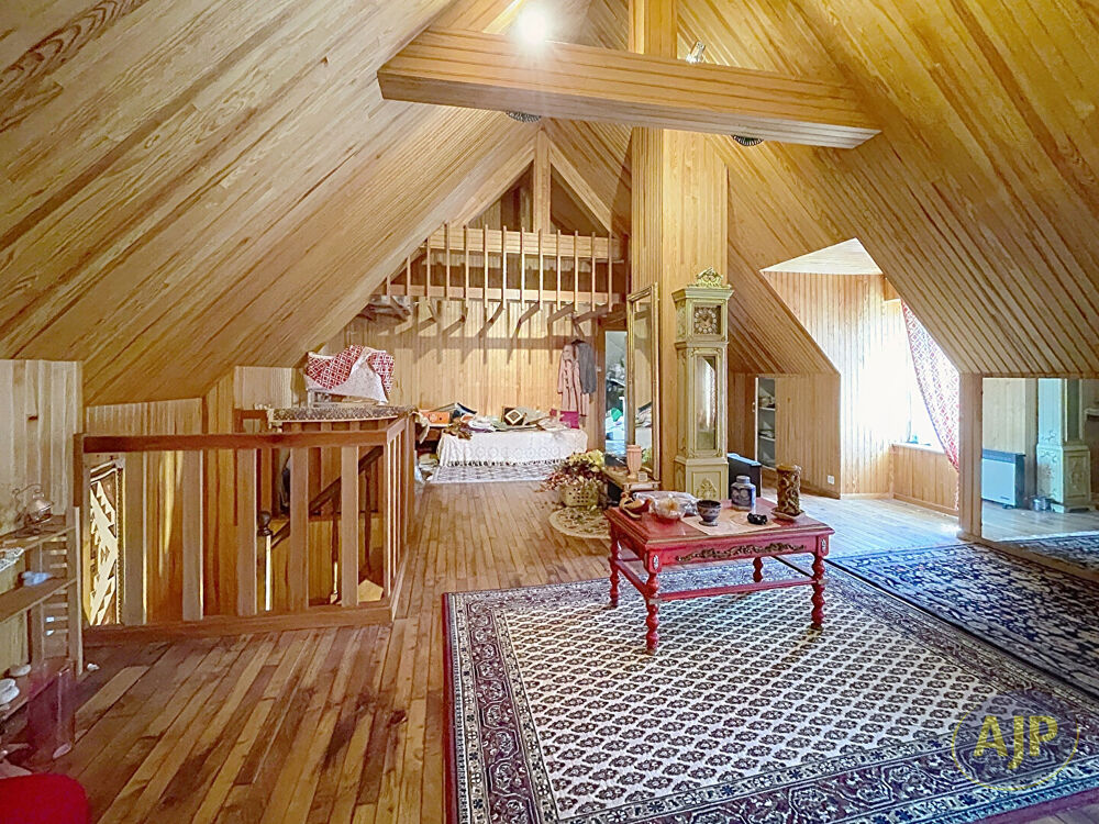 SAINT JEAN LA POTERIE, 2 maisons