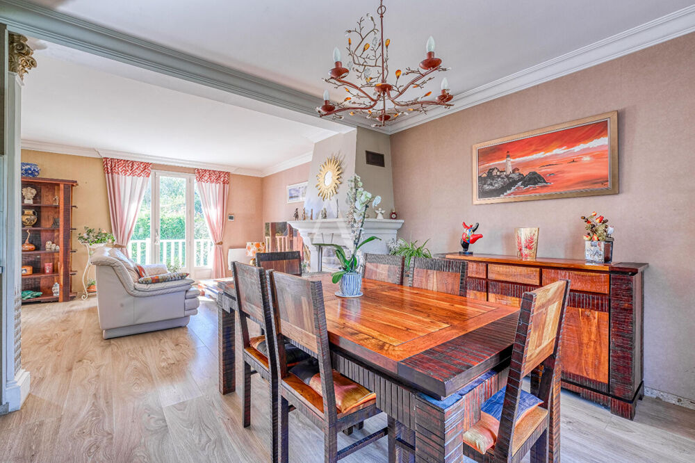 Vente Maison Maison individuelle avec sous-sol total, jardin intimiste de 2 412 m2 et suite parentale au RDC Esbly