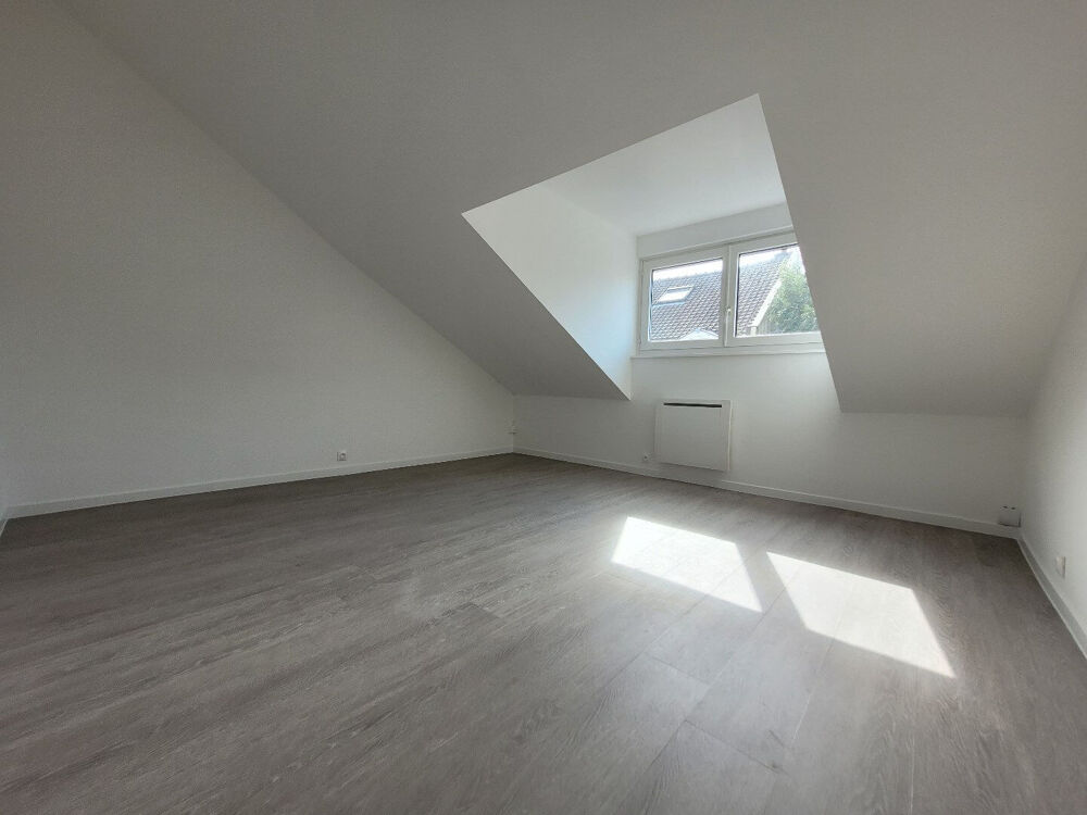 Vente Appartement EXCLUSIVITE: LILLE WAZEMMES: Studio/T2 rénové au dernier étage d'une petite copropriété Lille