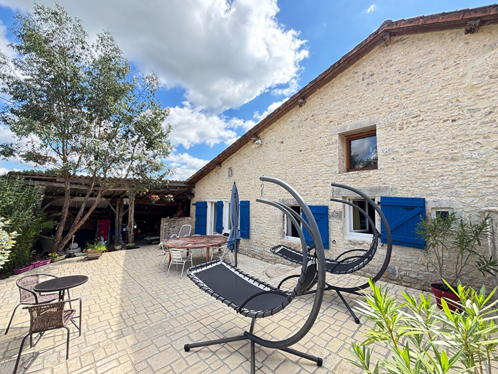 Vente Maison Maison de Caractère de Trois Chambres avec Jardin et Grange Champagne mouton