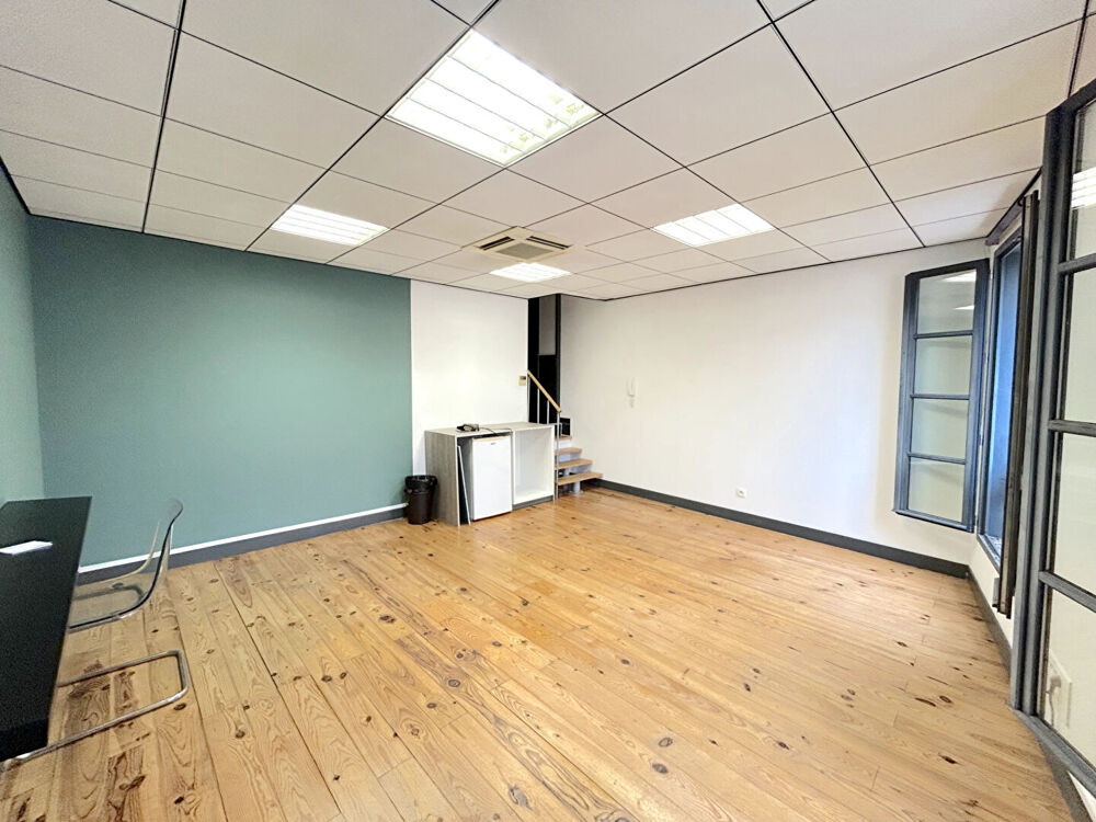   A LOUER BUREAU DANS IMMEUBLE DE STANDING AVEC ASCENSEUR - SAINT ANDRE DE CUBZAC Saint andre de cubzac