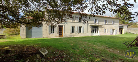  Maison Charentaise de caract�re Maison - 9 pi�ce(s) - 318 m�