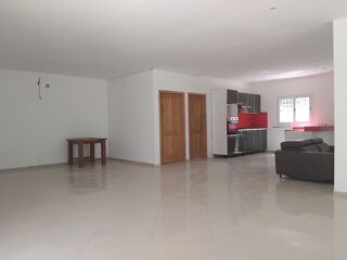  Villa � vendre 4 pi�ces 150 m� Saly