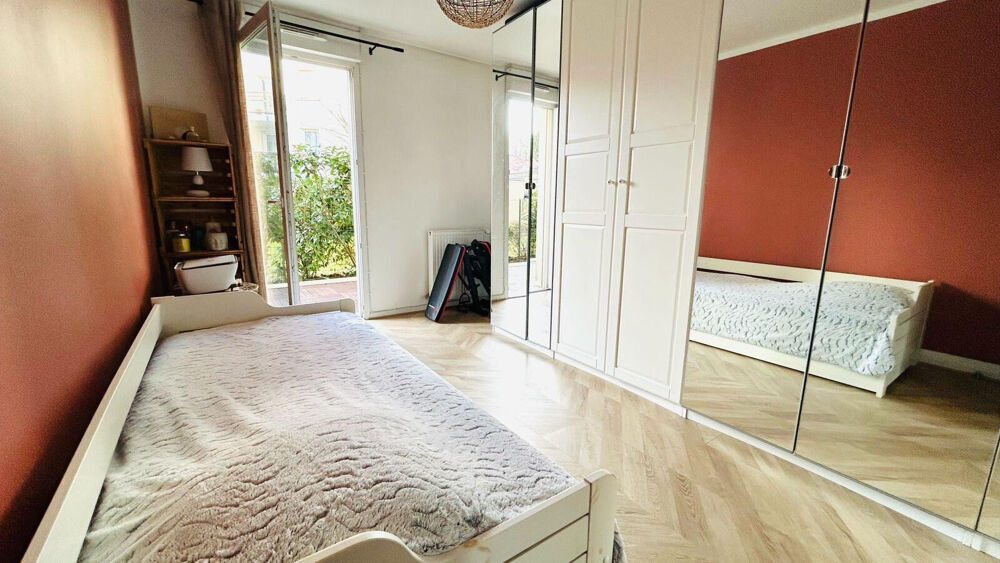 Vente Appartement Rare : appartement T3 avec terrasse de 25 m², lumineux, parking, résidence sécurisée Bussy saint georges