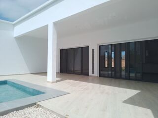  Maison � vendre 4 pi�ces 180 m� Nguerigne