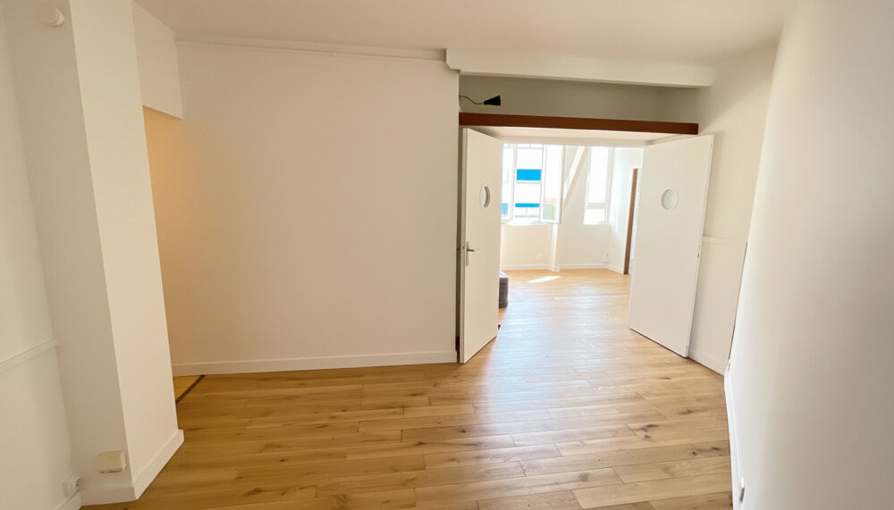 Vente Appartement Buttes Chaumont, métro Botzaris, T2 de 36 m² avec ascenseur et cave Paris 19