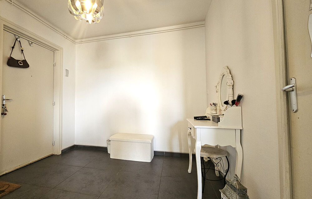LA TOUR DU PIN, Appartement 79m² - 3 chambres - terrasse 60m²