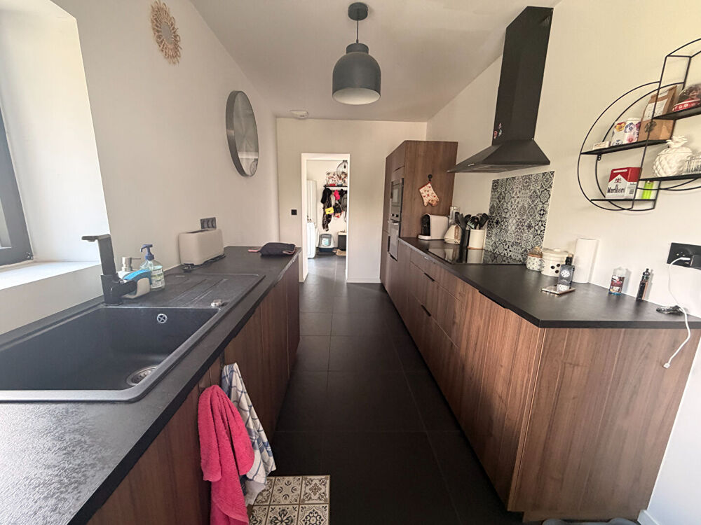 Charmante maison en pierre de 72 m² avec jardin à vendre au Plessis Macé