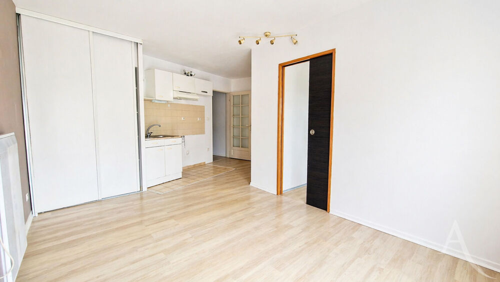 Appartement T2 - 32m² dans le Centre Ville de Mantes La Jolie avec parking et cave