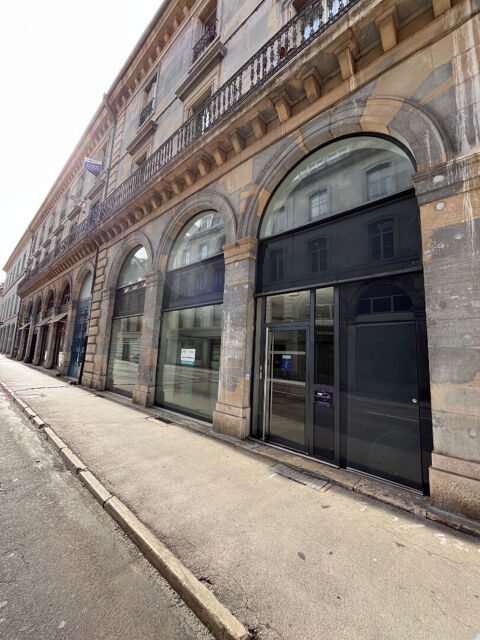   Local commercial Emplacement N°1 - à louer 203m² 