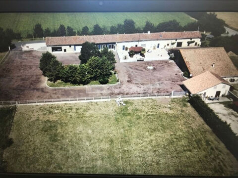   Maison avec ensemble immobilier SOUVIGNE 5 Kms Maison - 9 pi�ce(s) - 338 m�