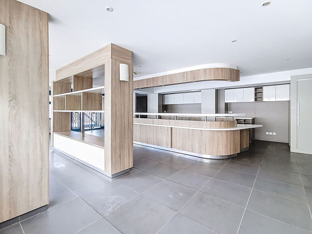   EXCLUSIVITE : THONON - LOCAL COMMERCIAL / BUREAU - 261m² Thonon les bains