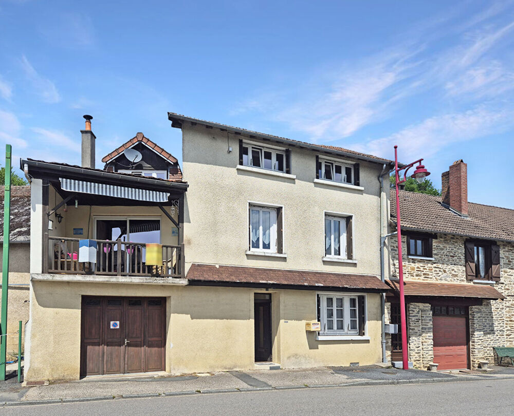 HAUTE-VIENNE. COUSSAC-BONNEVAL. Maison de village comprenant 3 chambres, un grand atelier, un garage et une vue imprenable depui