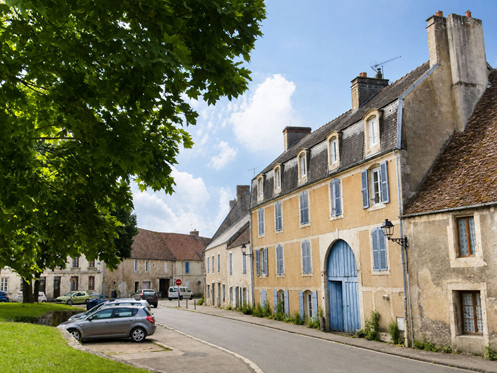 Location Appartement F3  Duplex à louer sur la commune de FALAISE - Place Reine Mathilde Falaise