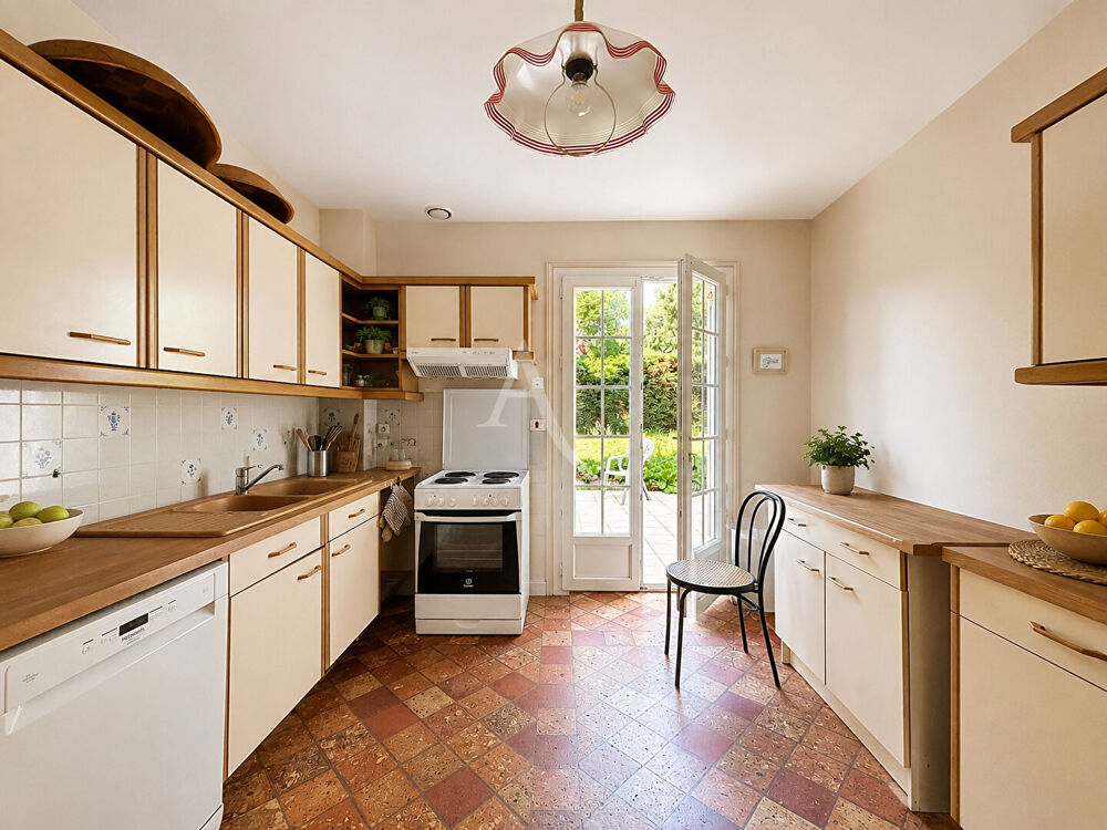Maison Bouchemaine 6 pièce(s) 208 m2