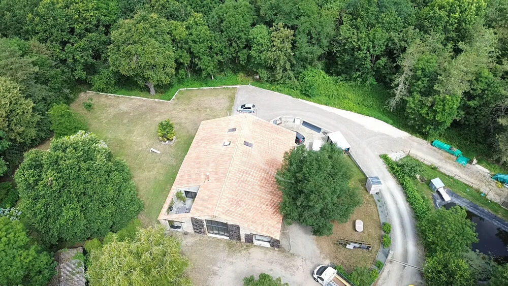 Maison 6 pièces 214 m² · à La Chapelle Palluau · 214 m² · 370 000 €