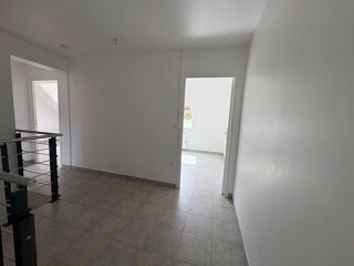  Maison à louer 6 pièces 106 m²