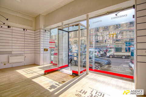 Versailles Saint-Louis Murs de boutique de 72m&sup2; 340000 78000 Versailles