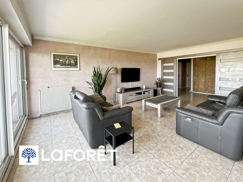 Viry-Châtillon, en Favoriz, grand appartement familiale, balcon, cave et box.