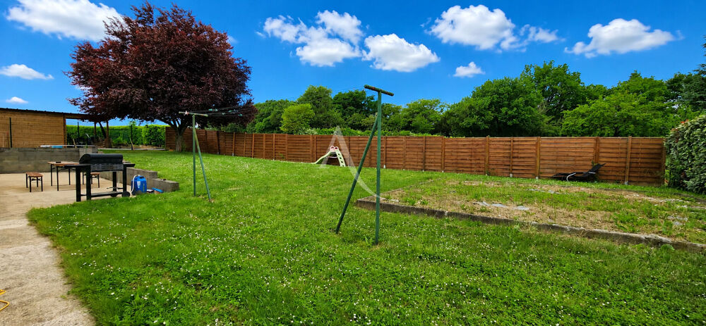 5 MIN DE VIVONNE - PLAIN PIED - 4 CHAMBRES - GARAGE - JARDIN
