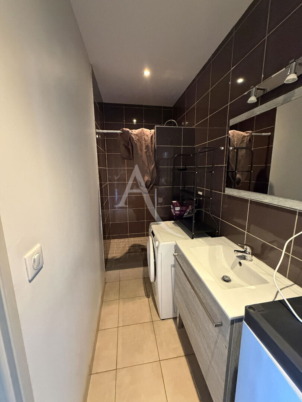 Location Appartement Grand studio meublé en rez de chaussée avec terrasse et stationnement Bourg en bresse
