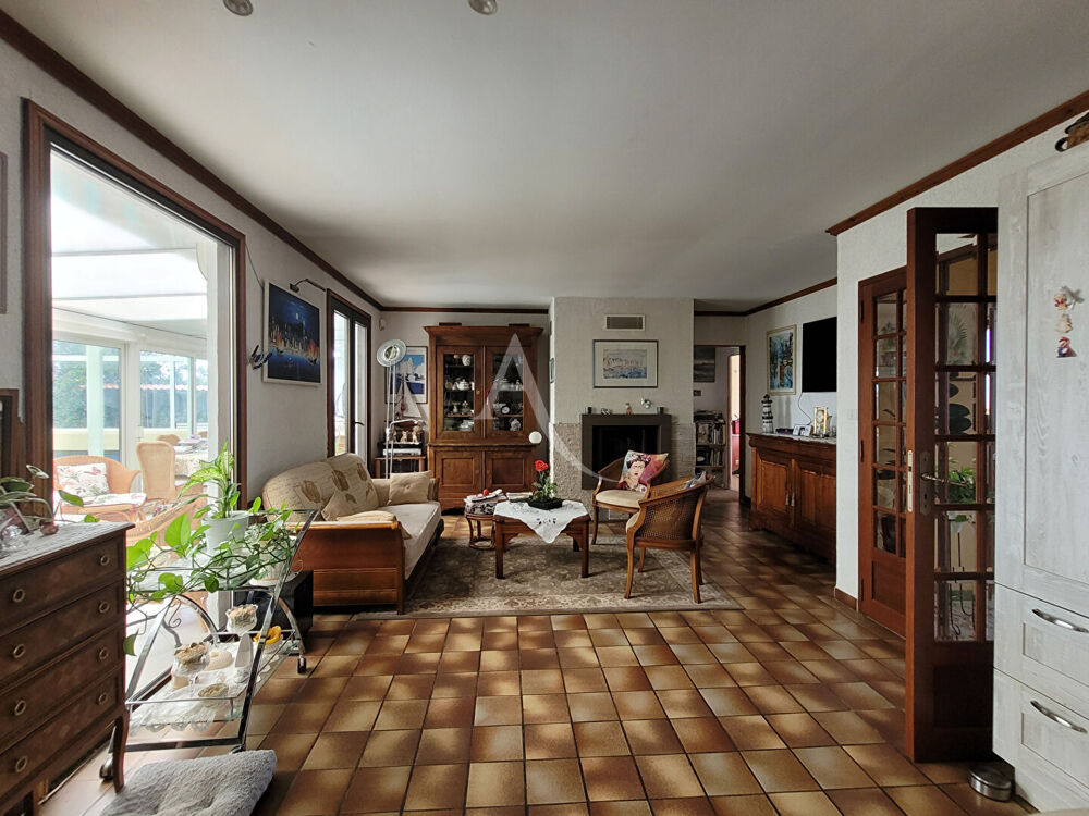 Vente Maison Maison de plain-pied avec piscine à La Jarrie La jarrie