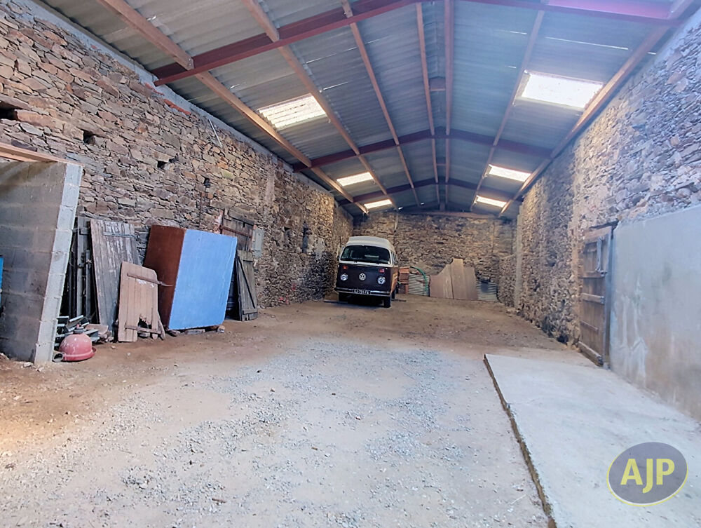 Belle grange en pierre sur + 1800 m²