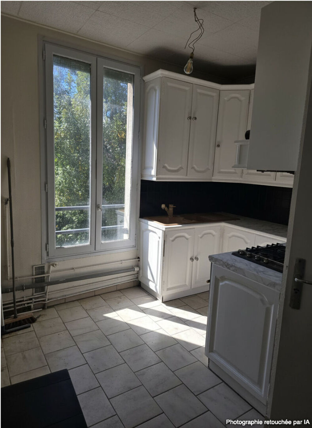Vente Appartement Appartement Ivry Sur Seine Opportunité à Saisir ? T2 Lumineux avec Jardin Intérieur, Box, Cave et Débarras Ivry sur seine