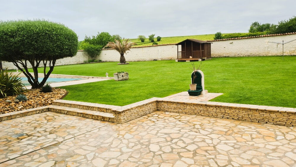 Maison rénovée Genté 382 m²