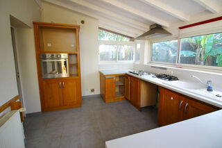 Vente Maison EN EXCLUSIVITE NIMES PLANETE Mazet en pierre à rafraîchir de 3 pièces de 94m² sur un terrain de 892m². Nimes