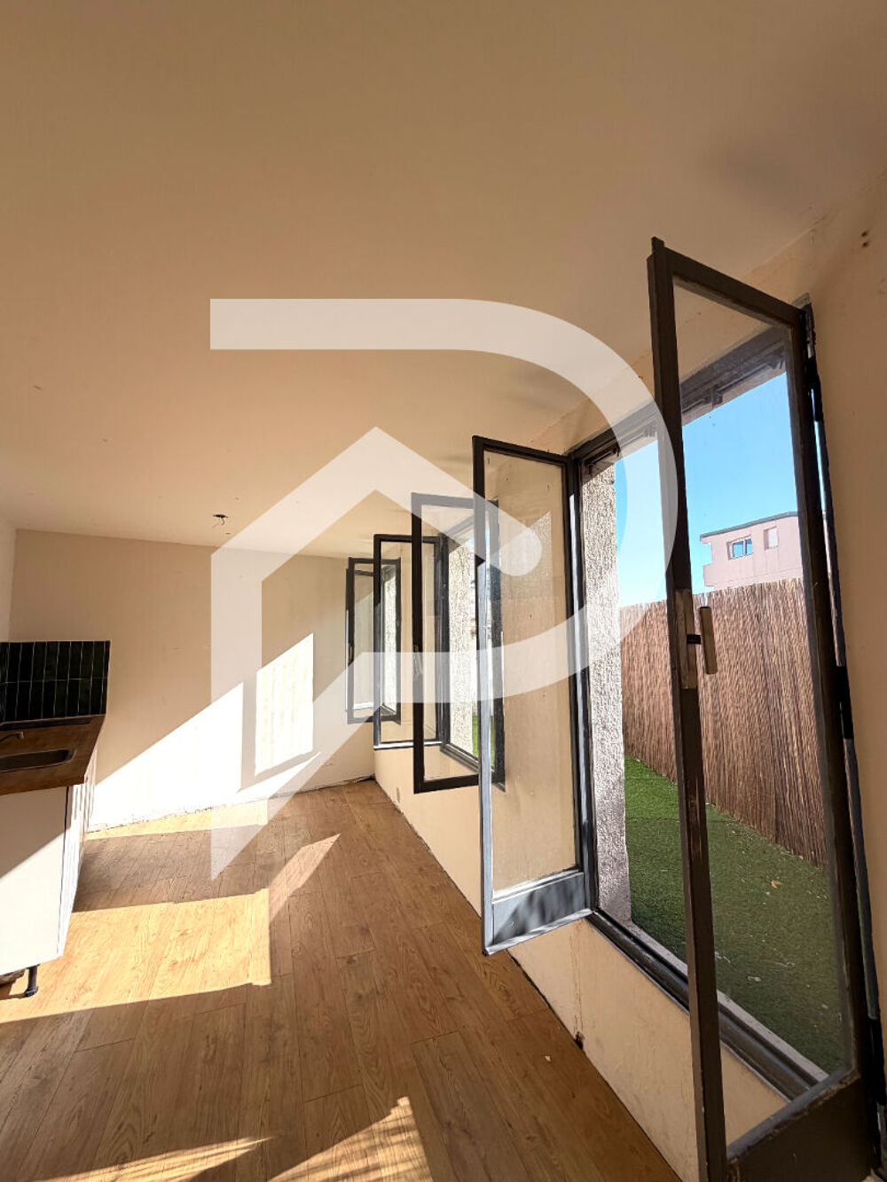 Vente Appartement Appartement Marseille T1 25 M2  AVEC GRANDE TERRASSE Marseille 6