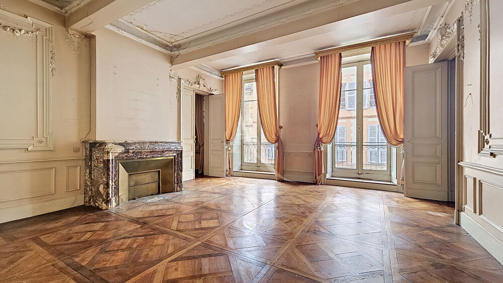 Castelsarrasin ensemble immobilier de caractère.