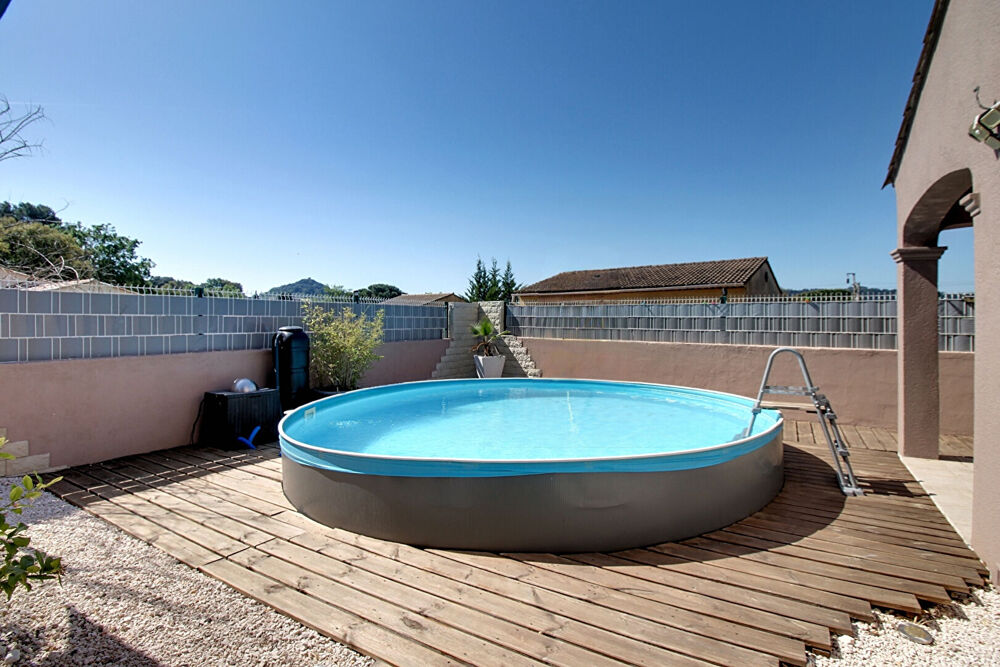 A VENDRE EN EXCLUSIVITE - Maison de 92m² avec 3 chambres - proche village - garage - piscine - position dominante
