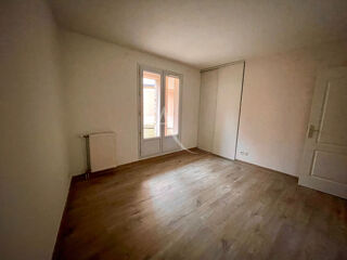  Appartement à louer 2 pièces 55 m²