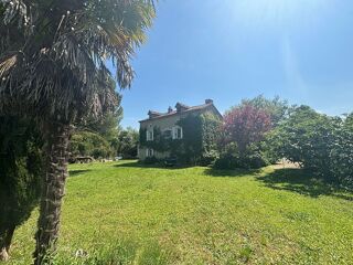  Villa à vendre 15 + pièces 1 m²