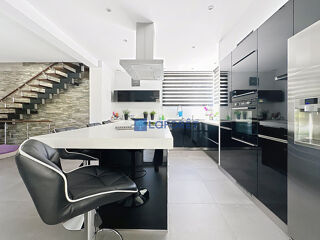  Maison � vendre 7 pi�ces 300 m�