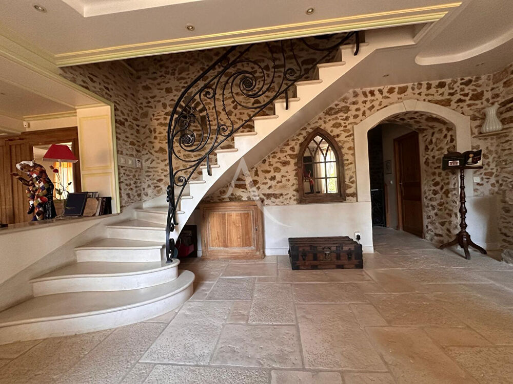 Vente Villa COUBERT -  PROPRIÉTÉ DE CARACTÈRE - PARC 5 500 M² - 6 LOGEMENTS - 84 000  DE REVENUS/AN Coubert