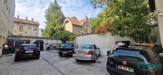  Immeuble à vendre 15 + pièces 1350 m²