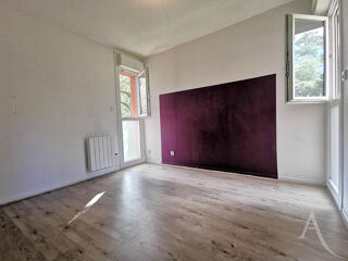  Appartement à louer 3 pièces 83 m²