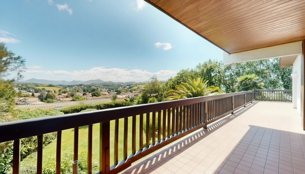 à vendre  Maison Saint-Pée-sur-Nivelle (64310)