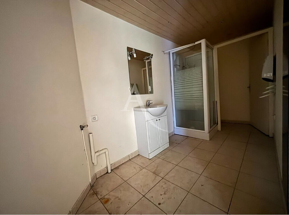 LA ROCHE SUR YON LOCAL A VENDRE