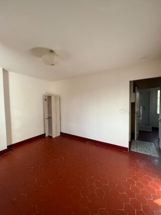  Appartement à louer 2 pièces 32 m²